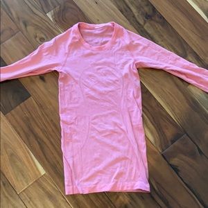 Lululemon swiftly pink top Size 2